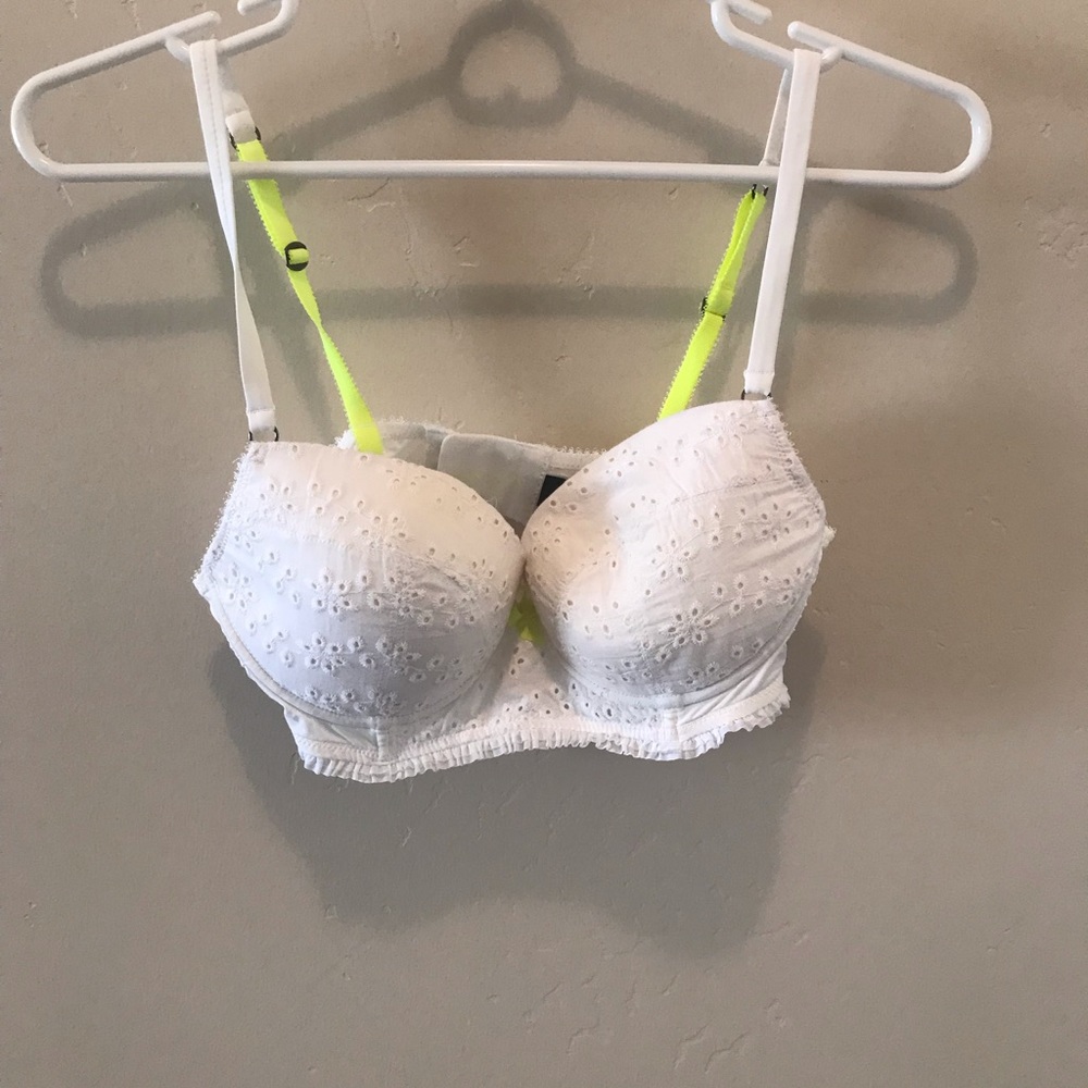 White Eyelet Lace Bra. Size 34 C.
